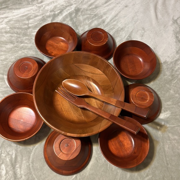 Wooden Salad Bowl Dinner Set—8 Serving Bowls & Large Fork & Spoon - Picture 10 of 10